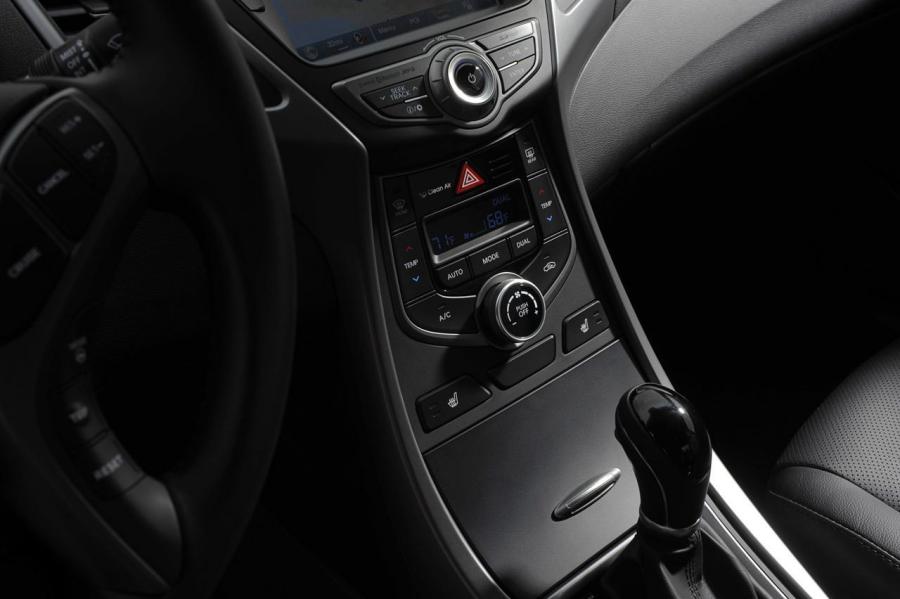  Hyundai Elantra 2014 года  (фото 23 из 39)